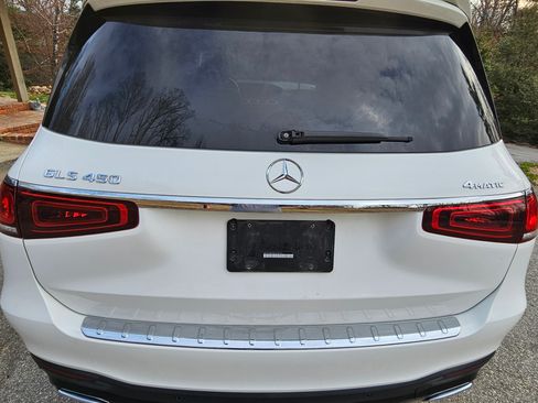 Used 2022 Mercedes-Benz GLS 450 4MATIC image 2