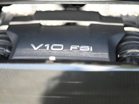 Used 2011 Audi R8 V10 image 20