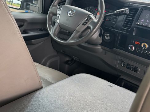 Used 2016 Nissan NV 3500 SL image 10