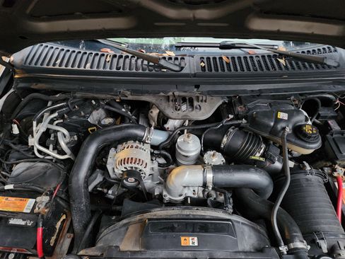 Used 2005 Ford Excursion Eddie Bauer image 2