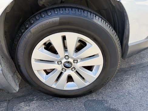 Used 2015 Subaru Outback 2.5i Premium AWD/4WD image 6