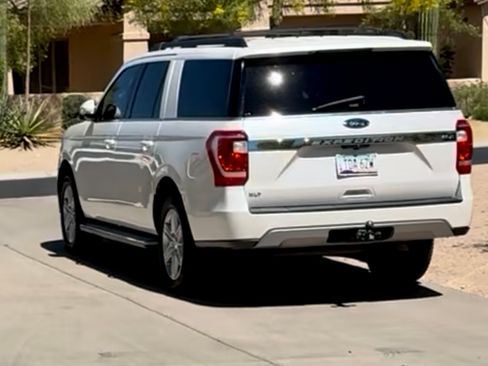 Used 2019 Ford Expedition Max XLT w/ Equipment Group 202A AWD/4WD image 2