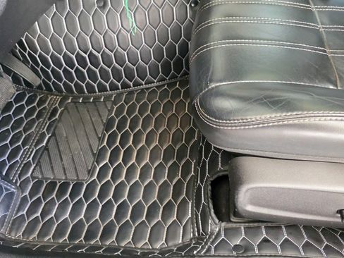 Used 2016 Chrysler 300 S image 5