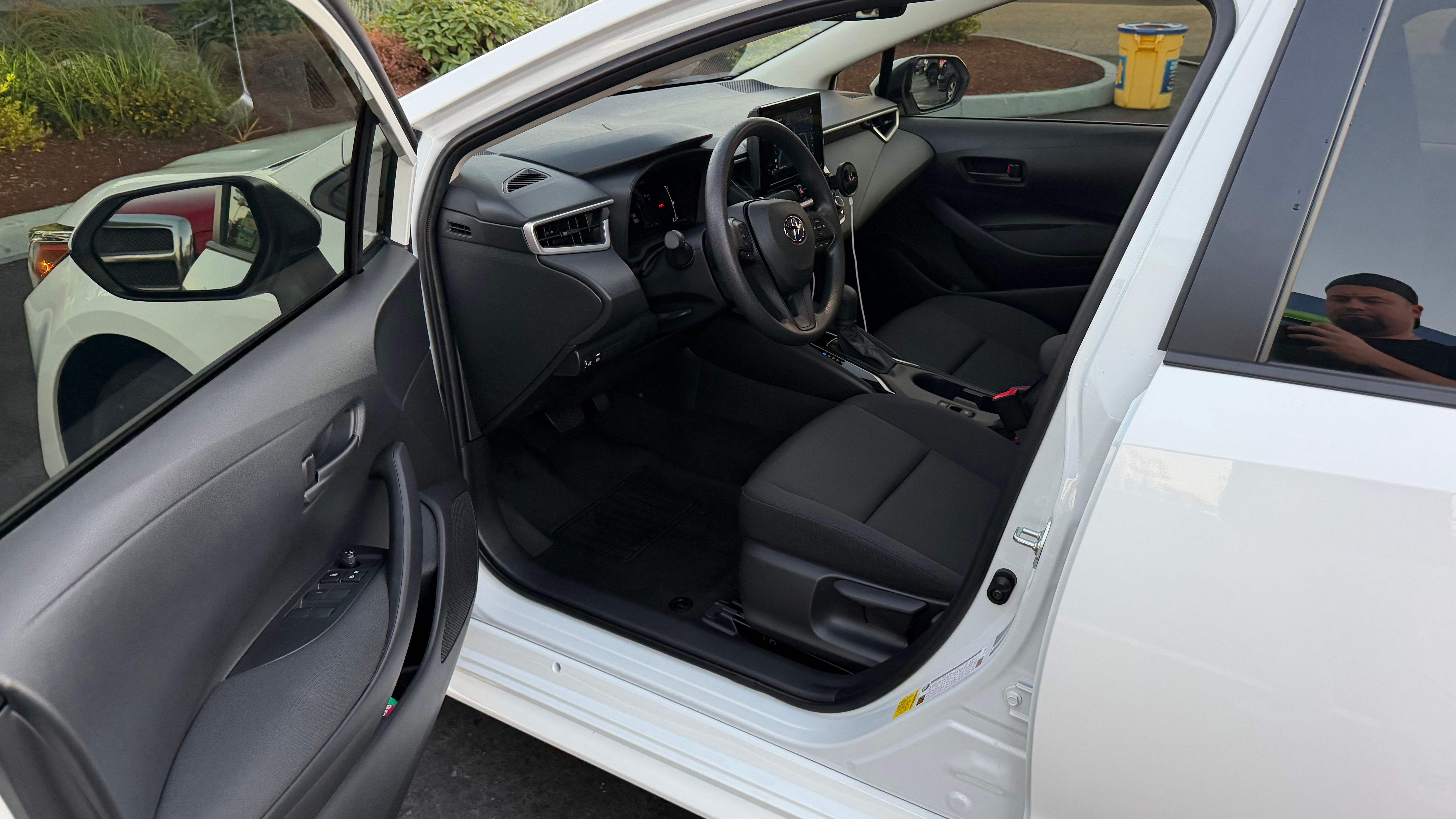 Used 2026 Toyota Corolla LE FWD image 10