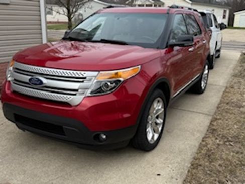 Used 2012 Ford Explorer XLT image 1