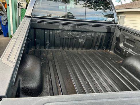 Used 2021 Toyota Tundra Limited w/ Limited Premium Package AWD/4WD image 6