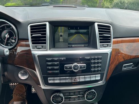 Used 2014 Mercedes-Benz ML 63 AMG 4MATIC image 9