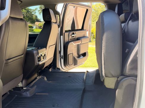 Used 2020 Chevrolet Silverado 2500 LTZ w/ LTZ Convenience Package image 12