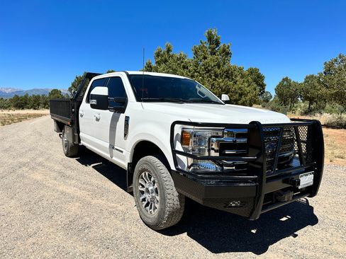 Used 2022 Ford F350 Lariat w/ Lariat Ultimate Package AWD/4WD image 4