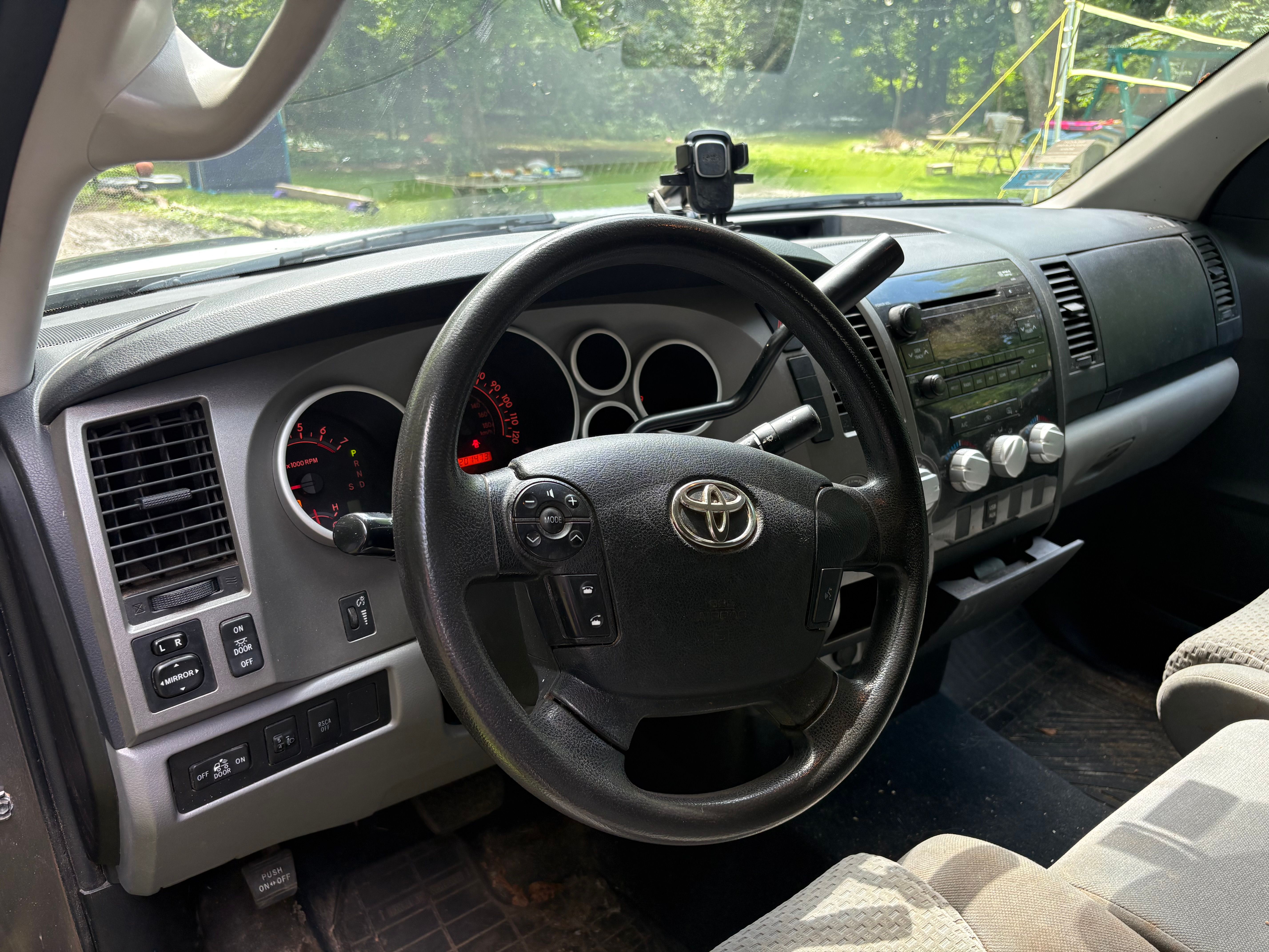 Used 2013 Toyota Tundra 4x4 Double Cab w/ Tow Pkg image 24
