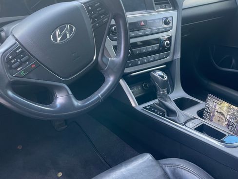 Used 2016 Hyundai Sonata Sport w/ Option Group 1V FWD image 8