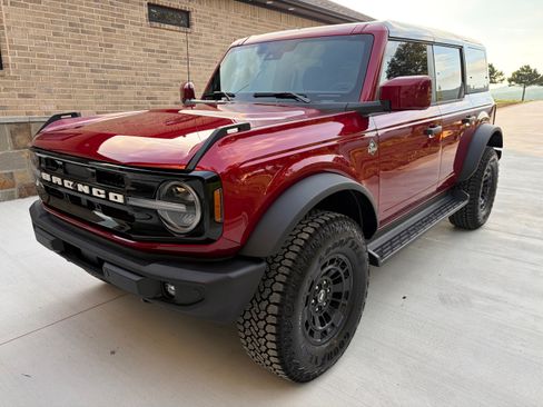 Used 2026 Ford Bronco Outer Banks w/ Sasquatch Package AWD/4WD image 8