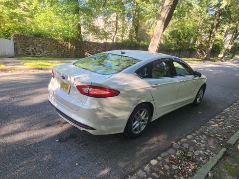 Used 2014 Ford Fusion SE image 5
