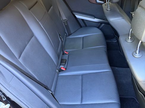 Used 2015 Mercedes-Benz GLK 350 4MATIC image 8