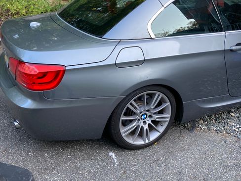 Used 2013 BMW 335i Convertible image 1