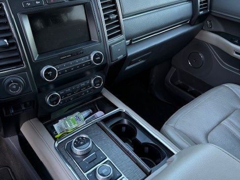 Used 2019 Ford Expedition Limited w/ Equipment Group 302A image 5