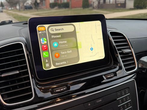 Used 2017 Mercedes-Benz GLS 550 4MATIC image 10