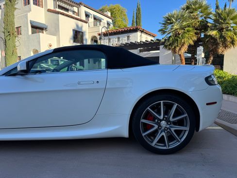 Used 2013 Aston Martin V8 Vantage Roadster image 14