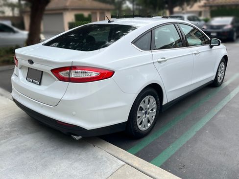 Used 2014 Ford Fusion S image 4