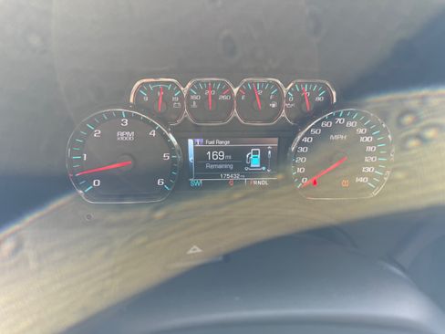 Used 2018 GMC Yukon SLT w/ Open Road Package image 18