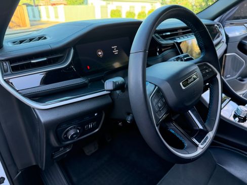 Used 2022 Jeep Grand Cherokee Trailhawk w/ Advanced Protech Group II image 22