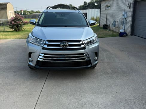 Used 2018 Toyota Highlander Limited Platinum AWD/4WD image 1