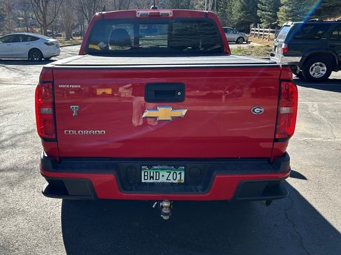 Used 2018 Chevrolet Colorado Z71 AWD/4WD image 2