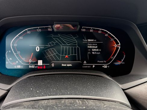 Used 2022 BMW X7 xDrive40i w/ M Sport Package image 9