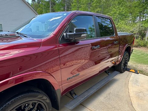 Used 2025 RAM 1500 Limited AWD/4WD image 5