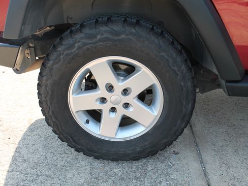 Used 2013 Jeep Wrangler Sport image 27