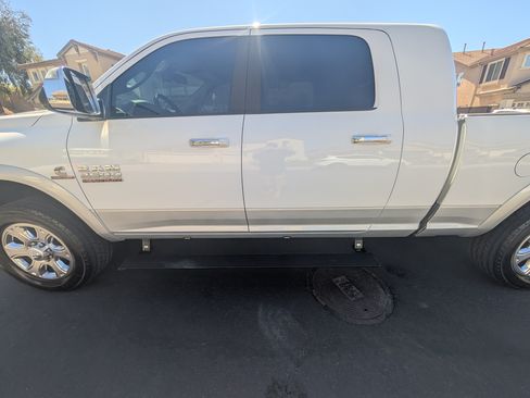 Used 2015 RAM 2500 Laramie image 10