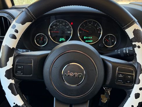 Used 2018 Jeep Wrangler Sport AWD/4WD image 10