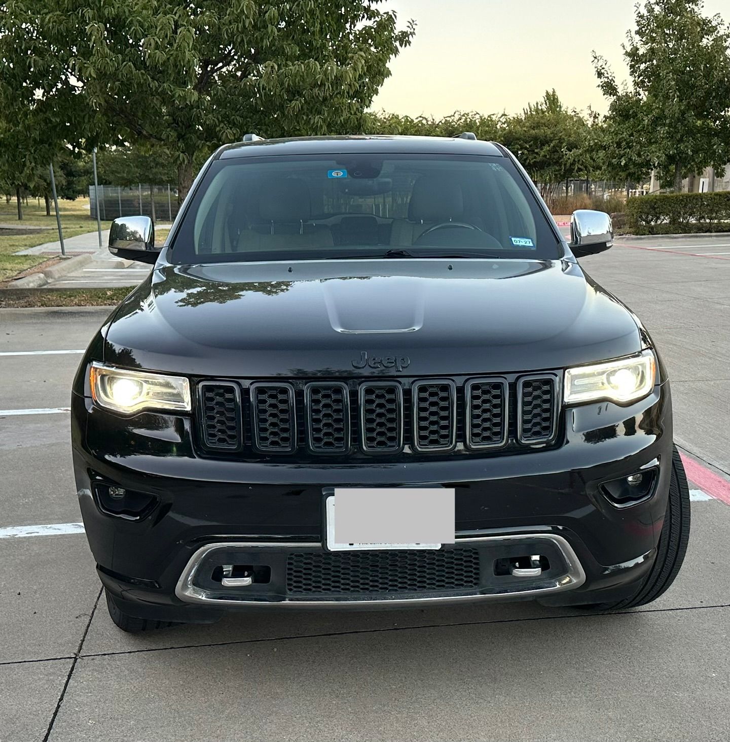 Used 2017 Jeep Grand Cherokee Overland RWD image 4