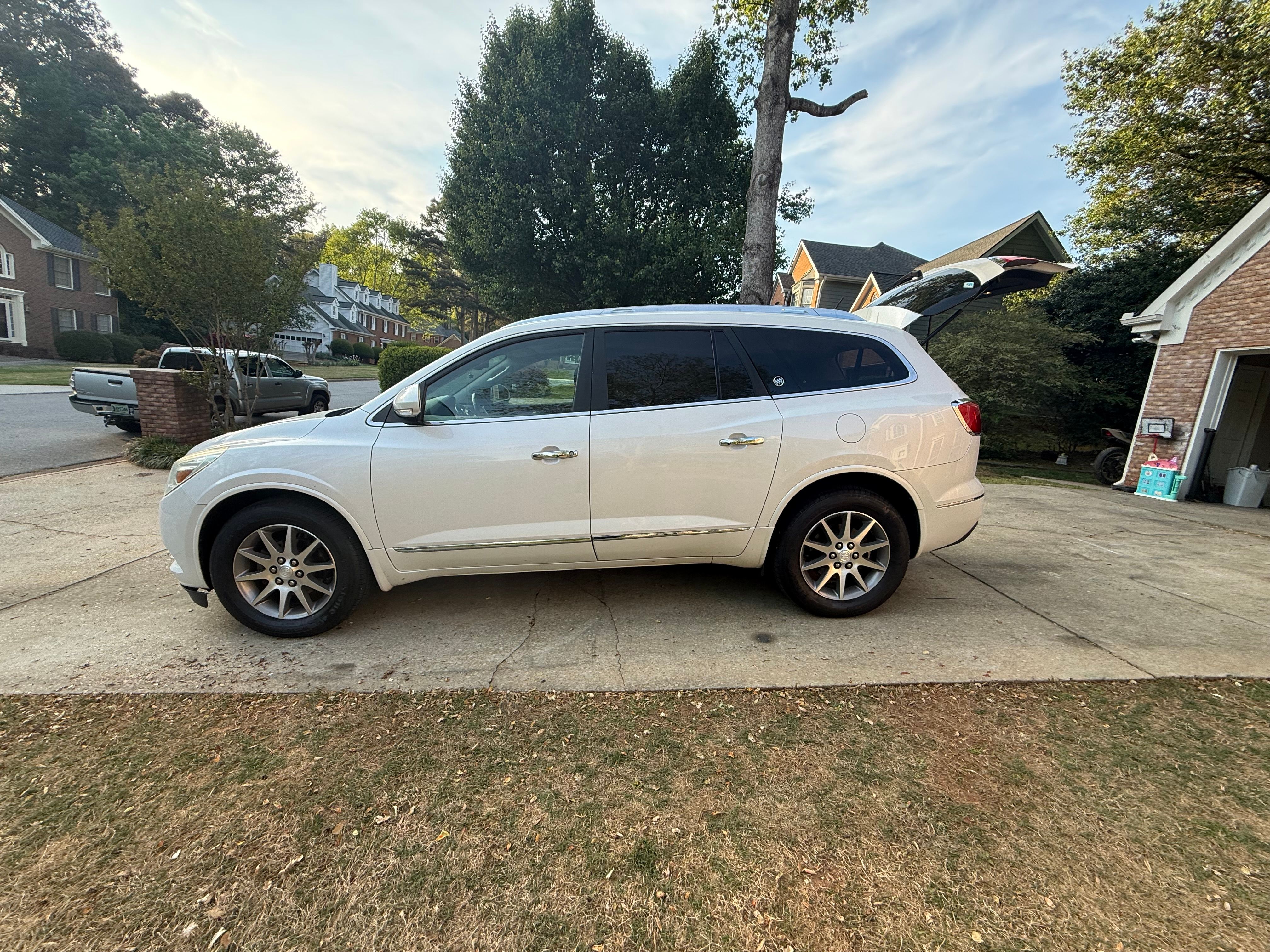 Used 2016 Buick Enclave Leather w/ Trailering Package, 4500 LBS. AWD/4WD image 2