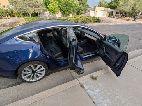 Used 2020 Tesla Model 3 Long Range AWD/4WD image 24