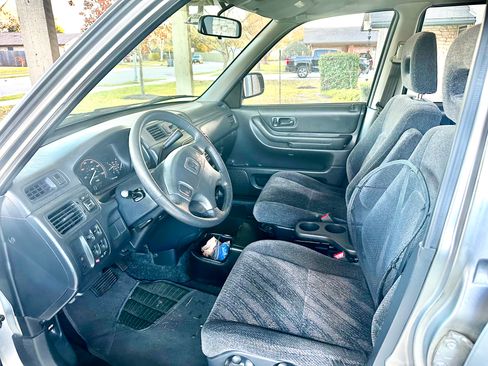 Used 2001 Honda CR-V LX image 11