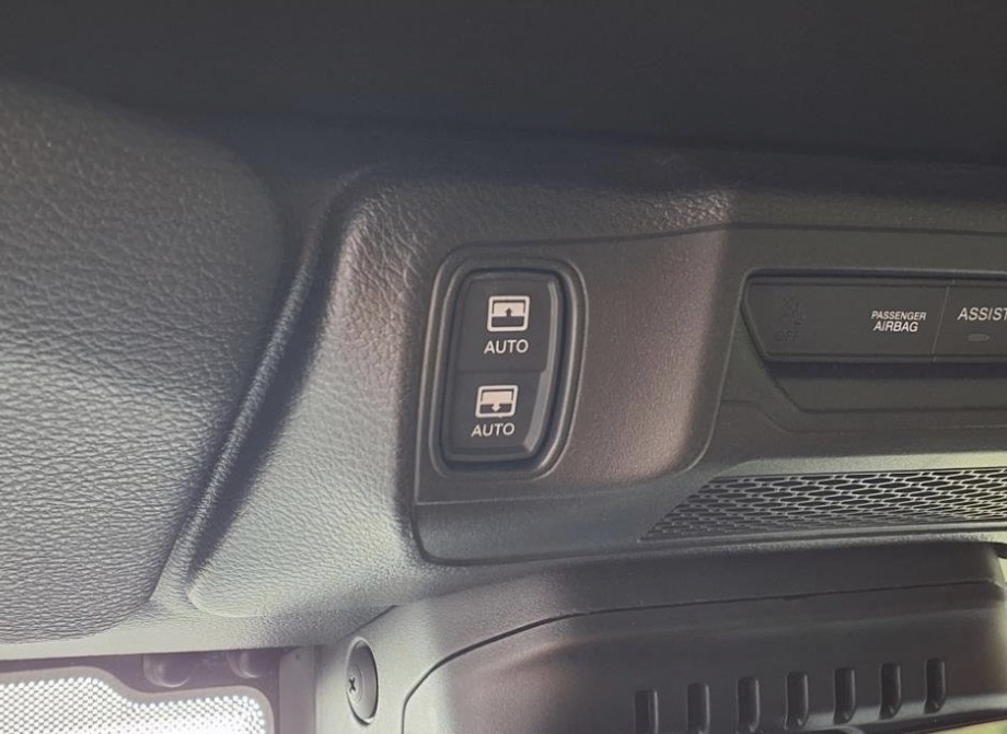 Used 2024 Jeep Wrangler High Altitude AWD/4WD image 17