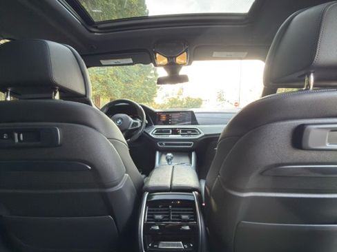Used 2021 BMW X6 M50i w/ Executive Package image 2