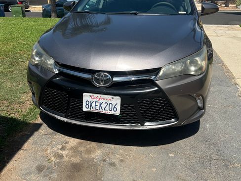 Used 2017 Toyota Camry SE FWD image 4