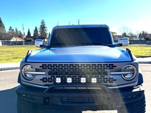 Used 2023 Ford Bronco Badlands image 2