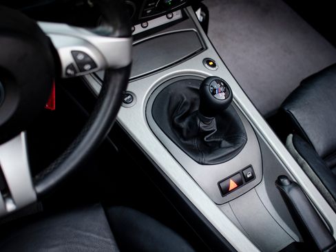 Used 2004 BMW Z4 2.5i image 16