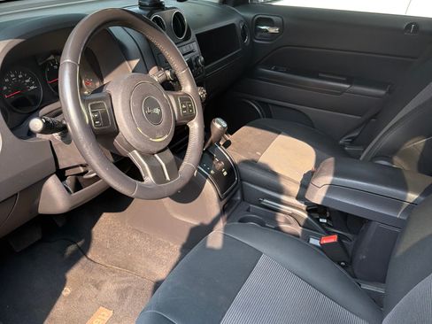 Used 2012 Jeep Patriot Latitude FWD image 15