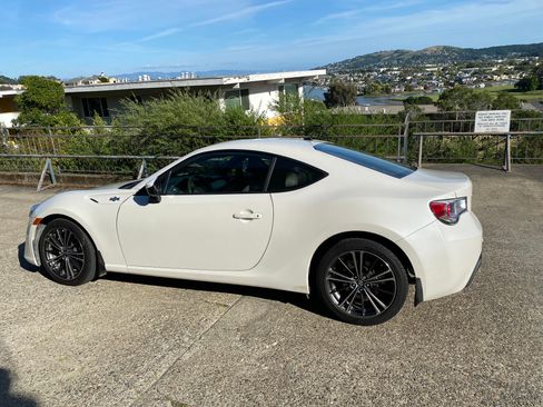 Used 2013 Scion FR-S RWD image 2