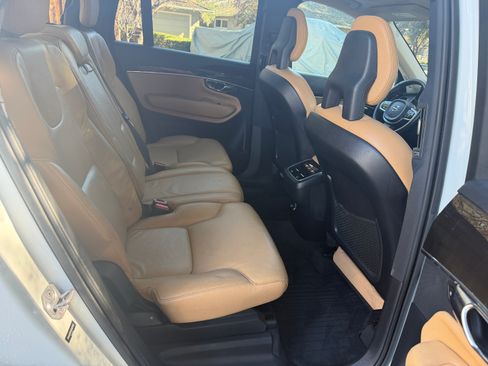 Used 2016 Volvo XC90 T6 Momentum image 10