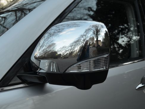 Used 2020 Nissan Armada SL RWD image 31