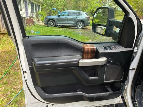 Used 2016 Ford F150 Lariat AWD/4WD image 12