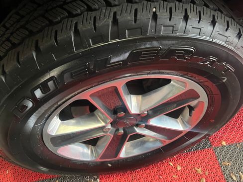 Used 2018 Jeep Wrangler Unlimited Sahara AWD/4WD image 4