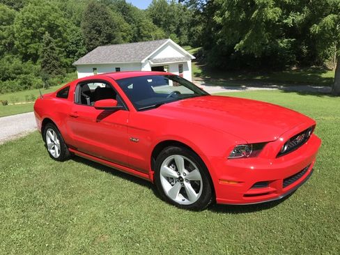 Used 2014 Ford Mustang GT image 9