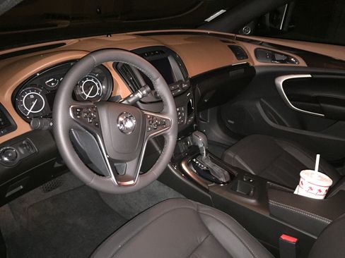 Used 2017 Buick Regal Premium w/ Driver Confidence Package #1 image 11