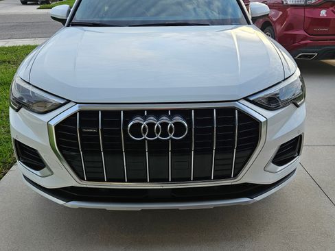 Used 2020 Audi Q3 2.0T Premium w/ Convenience Package AWD/4WD image 1